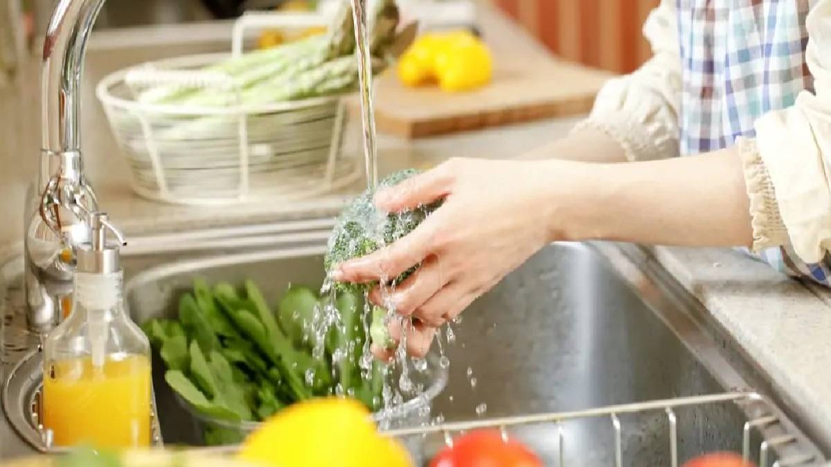 Sebzeleri yıkayarak hata yapıyormuşuz! Bozulmadan saklamak için bunu sakın yapmayın