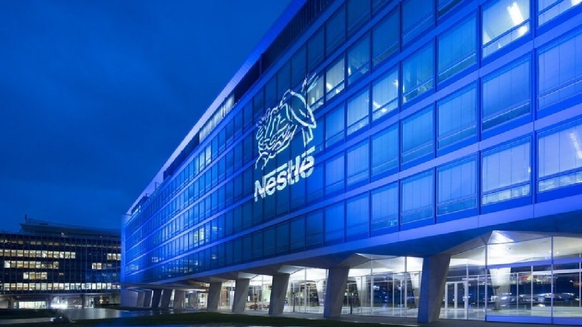 ‘Dışkı’ iddiasıyla ortalığı kasıp kavurmuştu! Nestle, o markalarını satıyor: Satış fiyatı ise dudak uçuklattı