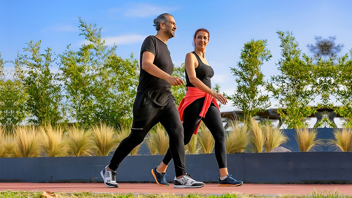 Japonlar yine yapacağını yaptı: Tembel dostu yürüyüş! 10 bin adıma göre 10 kat fazla fayda sağlıyor