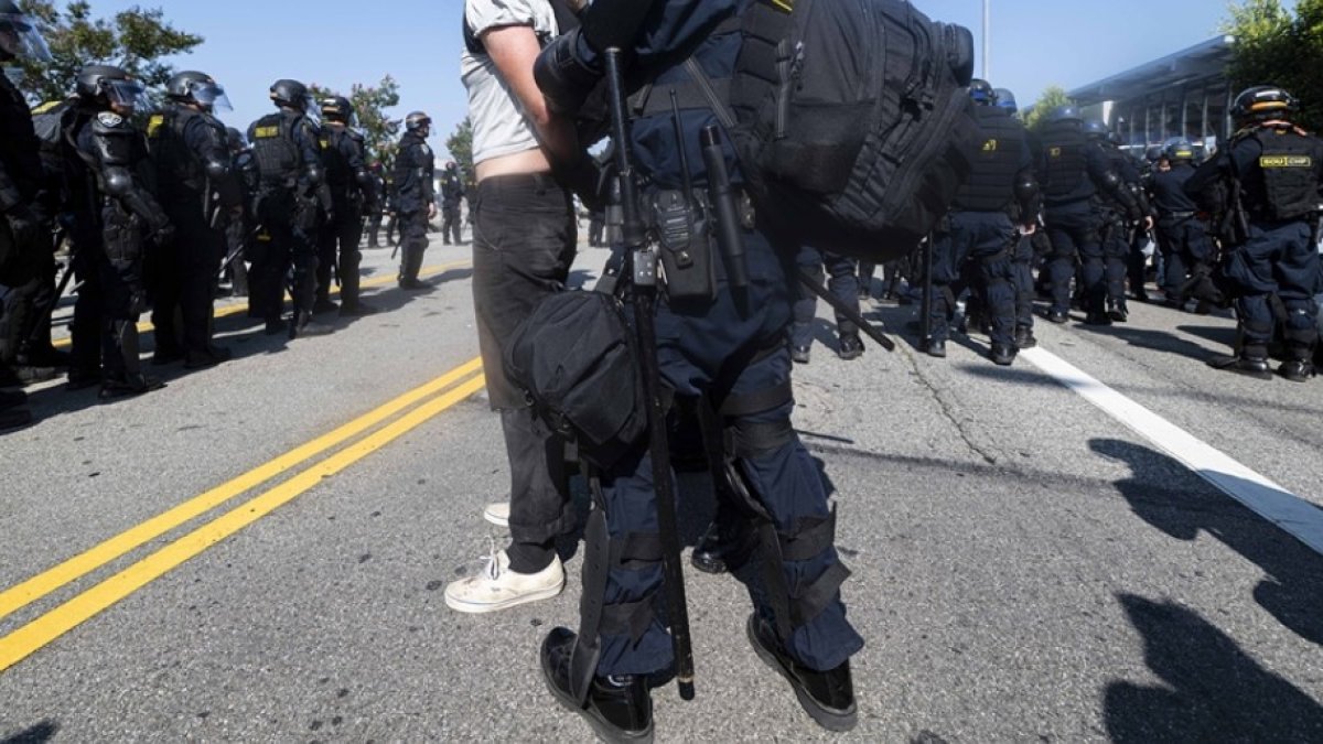 ABD’de göçmen krizi sokaklara taştı: Los Angeles gösterilerinde bazı siviller gözaltına alındı