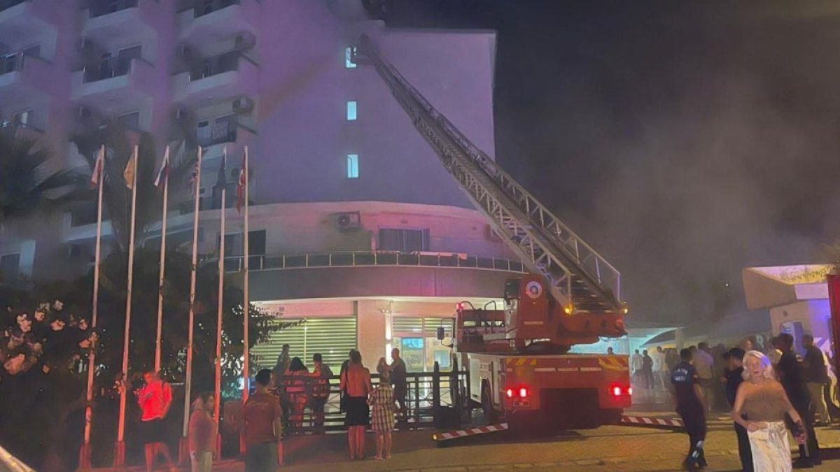 Alanya’da otel yangını: 4 işçi dumandan etkilendi
