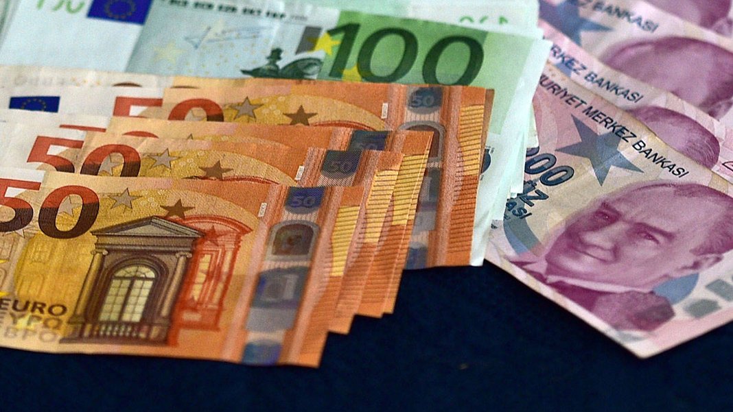 Euro yeniden tarihi zirvede: Güne yeni rekorla başladı