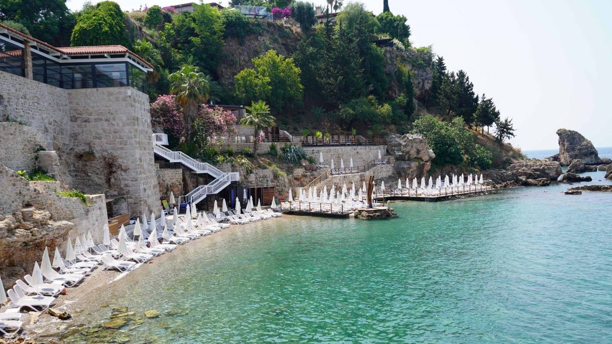 Antalya'nın ünlü plajı kapatıldı! Giriş ücretleri gündem olmuştu: Tarihi plajda beklenmedik gelişme