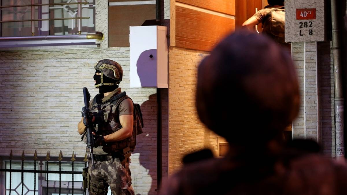 İstanbul'da IŞİD operasyonu: 9 gözaltı