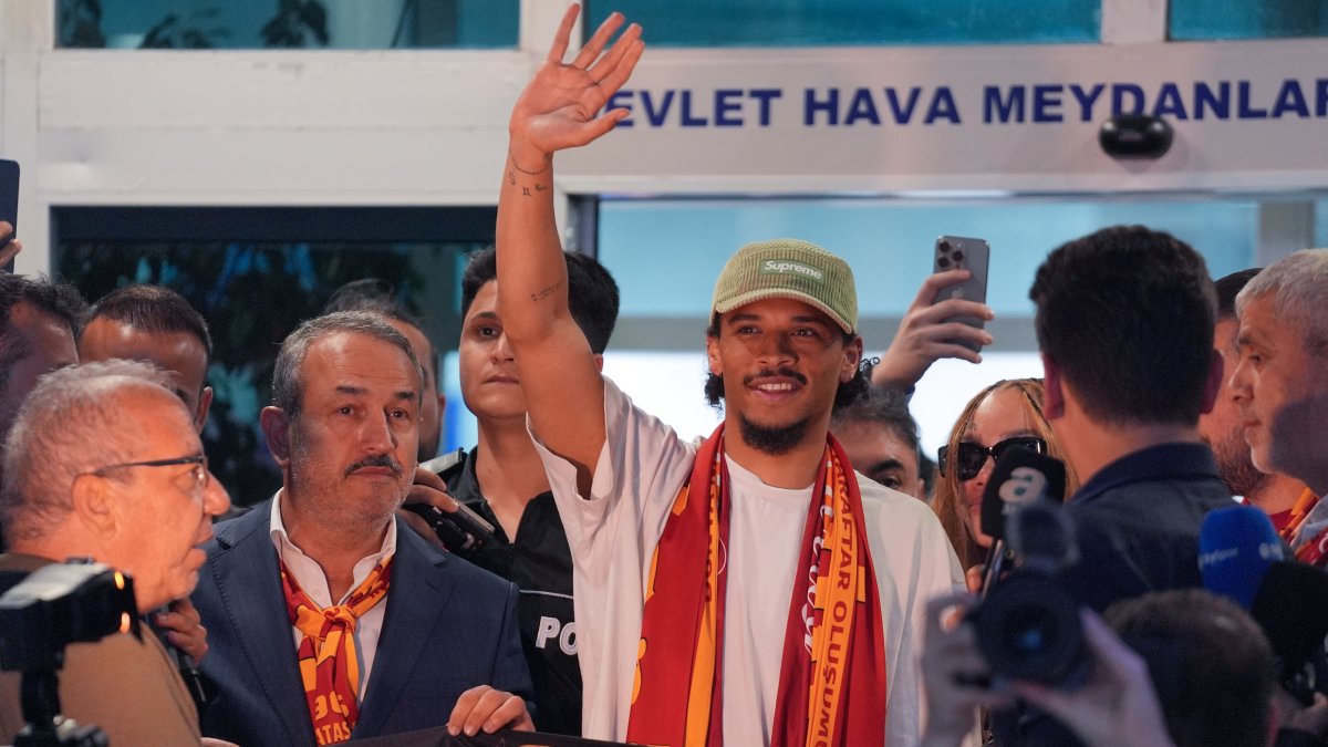 Galatasaray'ın yeni transferi Leroy Sane Avrupa basınında manşetleri süsledi