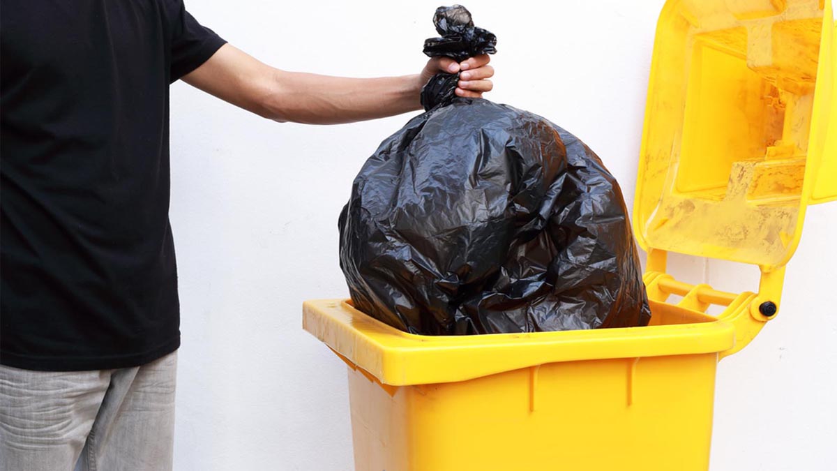 Kimyasal kullanmanıza gerek yok! Çöp kutusuna tarçın ve acı biber ekleyin! Faydalarını öğrenince çok şaşıracaksınız