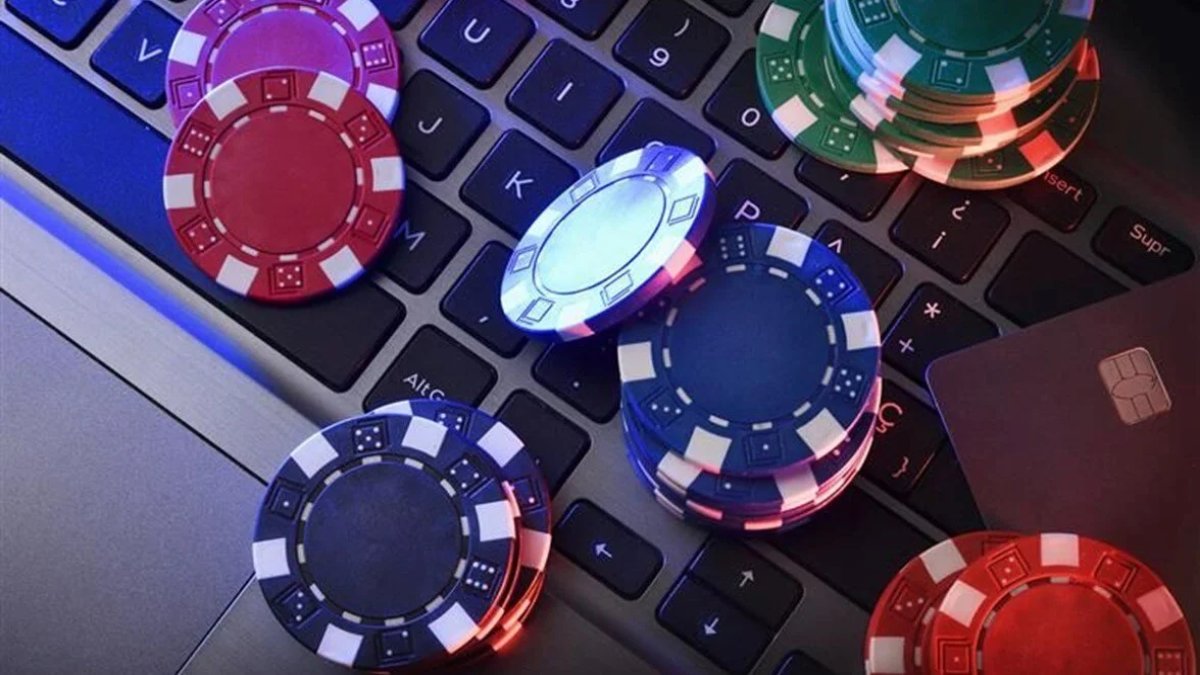 Fenomenlere 'sanal kasa' operasyonu: 10 kişi gözaltında