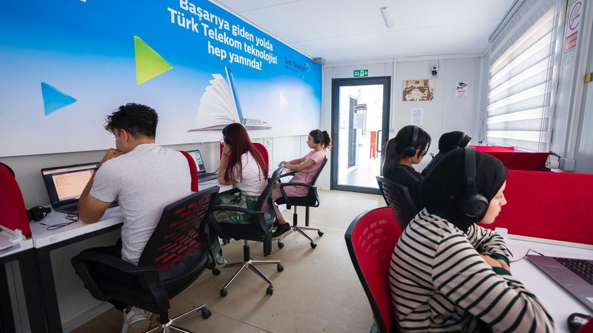 Geleceğe yatırım: Deprem bölgesinde 80 bin öğrenciye eğitim desteği