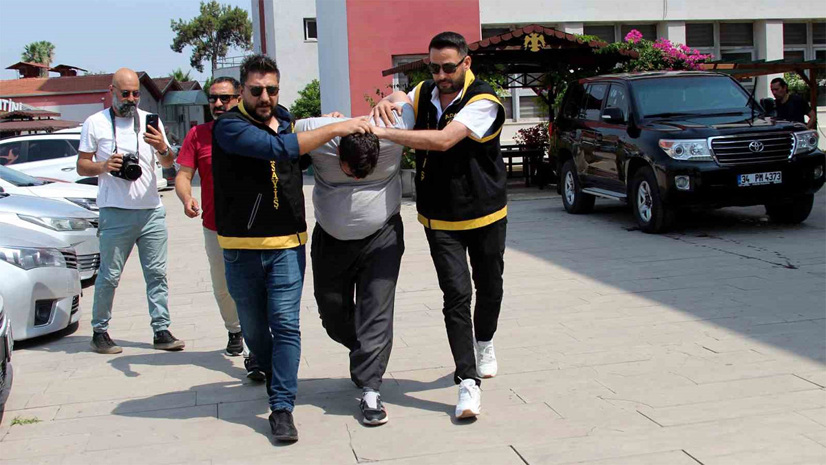 Adana'da kan donduran cinayet! Annesini bıçaklayarak katletti