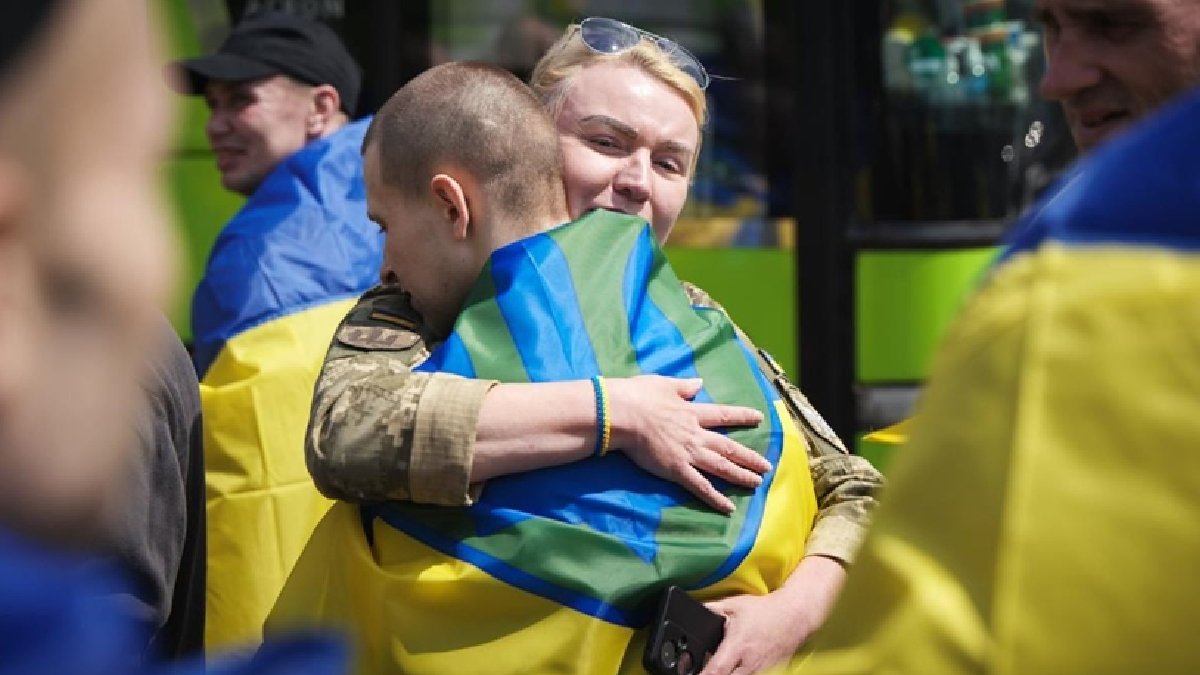 Rus ve Ukraynalı yetkililer açıkladı: Hasta ve yaralı esir askerlerin takası tamam