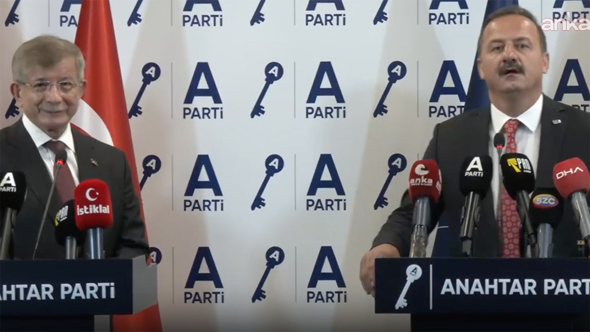 Davutoğlu ve Ağıralioğlu'ndan ortak mesaj: "Terörsüz Türkiye’nin asıl kahramanları şehitlerdir"