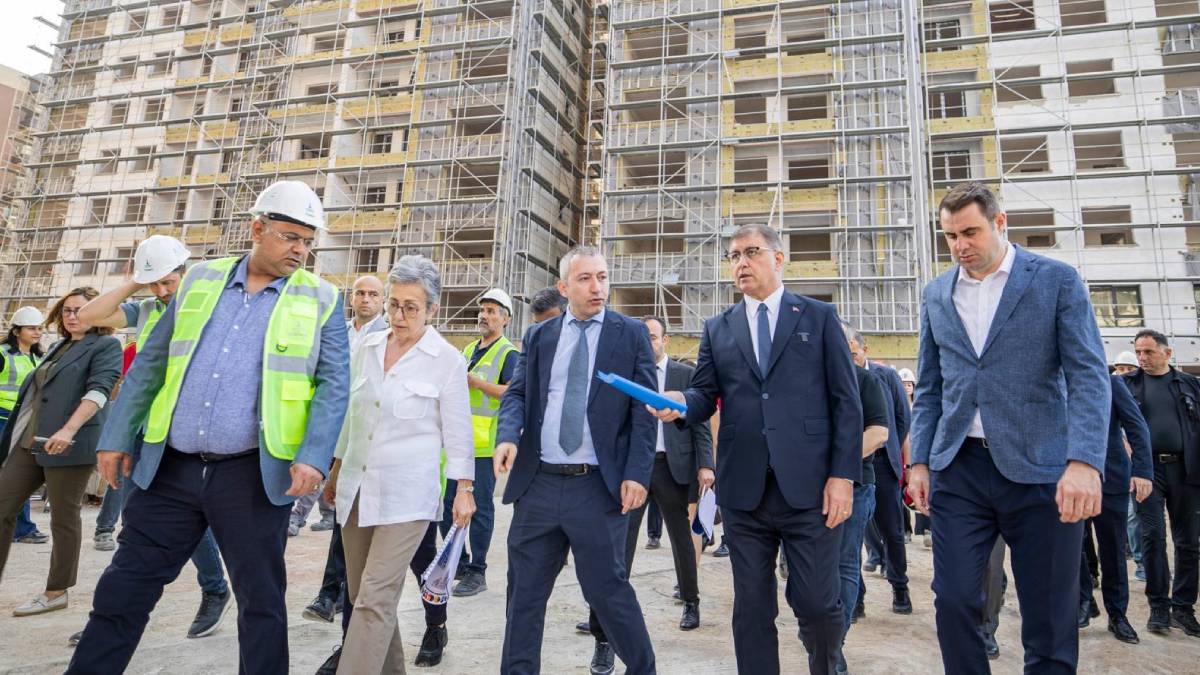 Başkan Tugay Örnekköy’deki kentsel dönüşüm projesi için sahada