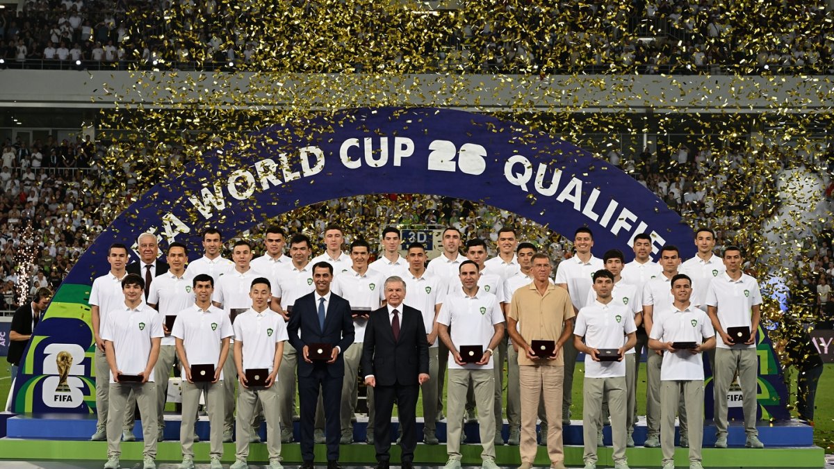 Özbekistan bir ilki başararak Dünya Kupası'nı garantiledi: Tarihi zafer sonrası görülmemiş hediye