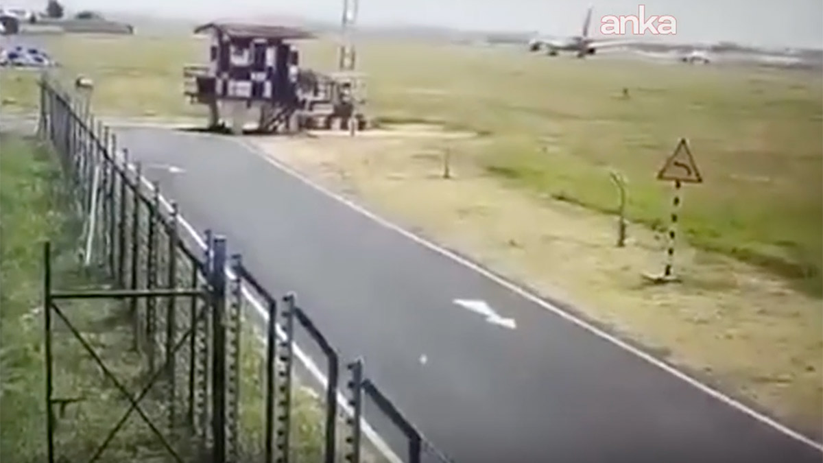 Can kaybı 300'e yaklaştı! Hindistan'daki uçak kazası kamerada