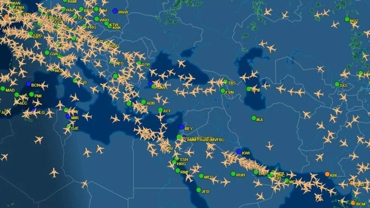 Savaş çanları uçakların rotasını değiştirdi