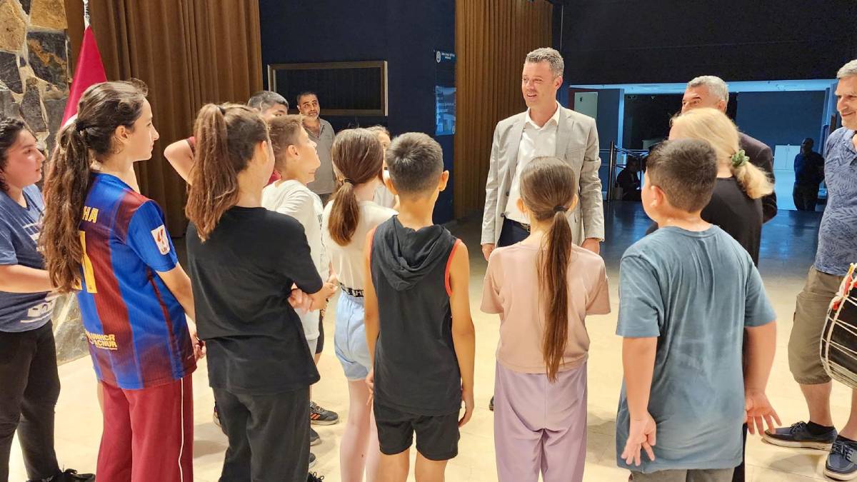 Başkan Sarıkurt`tan şampiyonlara tebrik