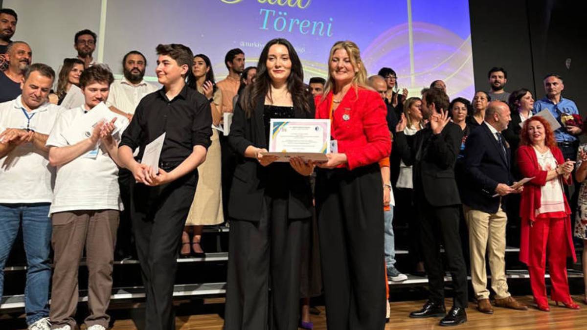 Antalya Uluslararası “Sosyal Uyum” ödülünü aldı