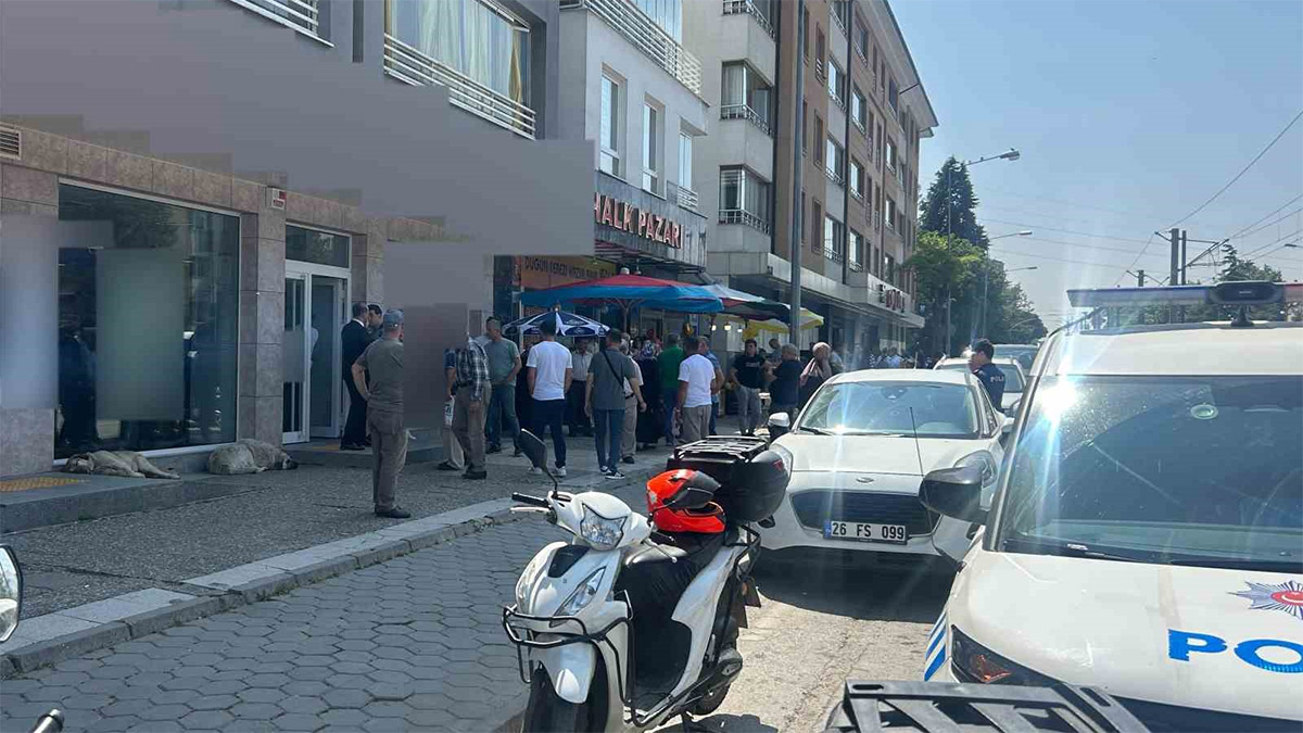 Eskişehir'de akılalmaz olay! Kredi talebi reddedilince bankaya silahla girdi