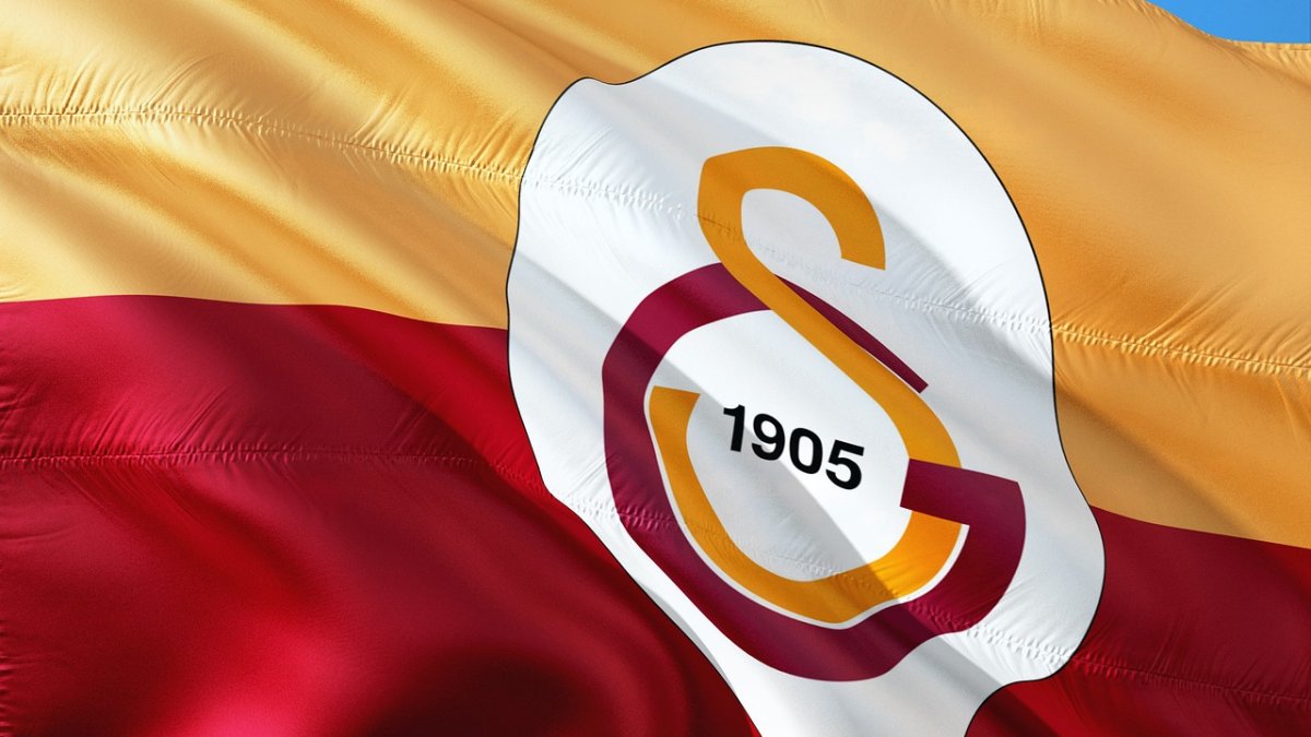 Galatasaray, ayrılığı resmen açıkladı: Sarı-kırmızlı takım kaptanına veda etti