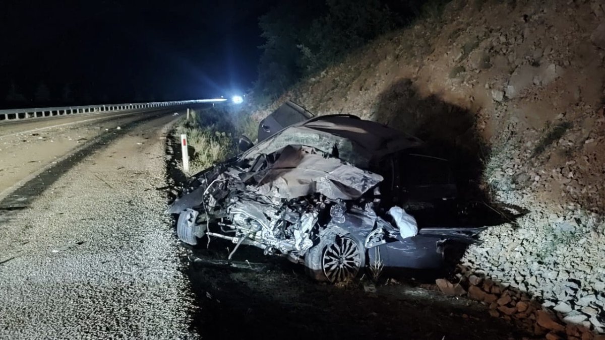 Konya’da yolcu otobüsü ile otomobil çarpıştı: 1 ölü, 8 yaralı