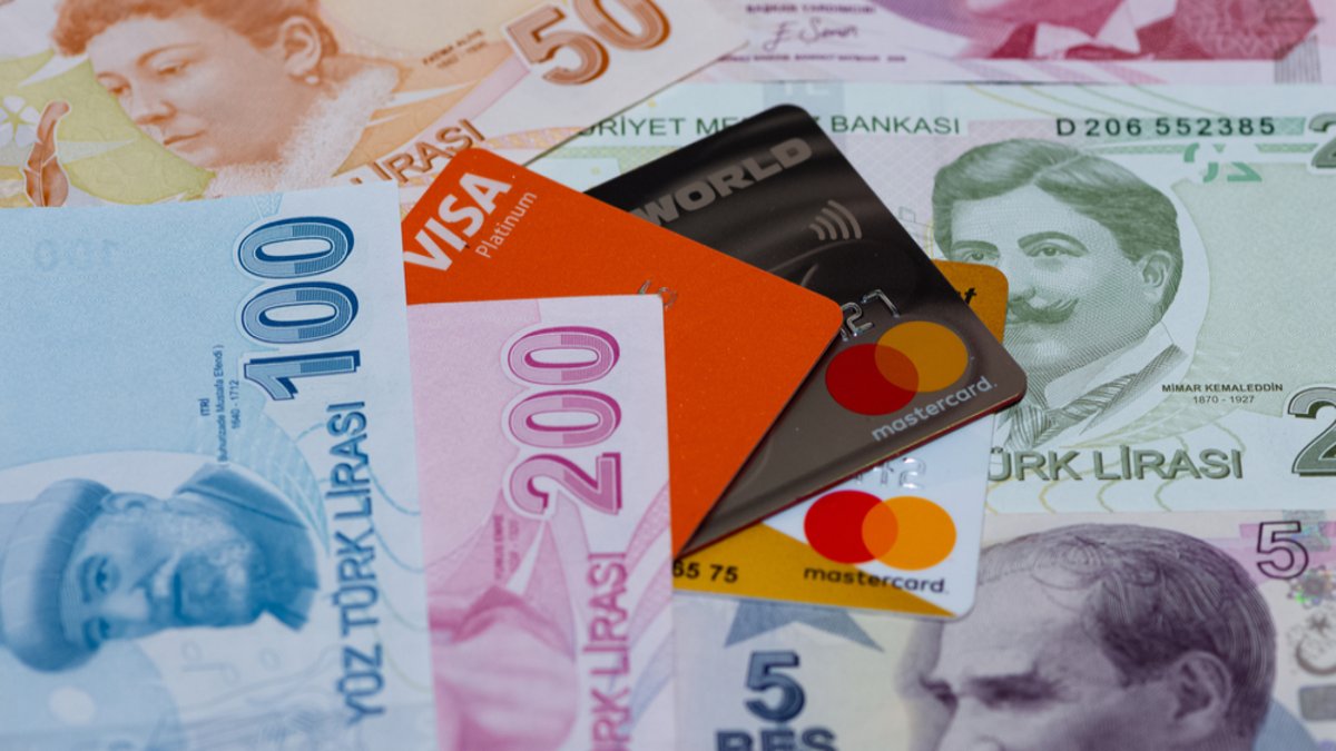 Kredi hacmi artarken mevduatlar geriledi, bireysel borçluluk yükselişte