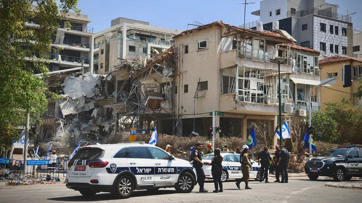 İran'dan İsrail'e füze saldırısı yeniden başladı...  Hedeflerden biri de Netanyahu'nun evi