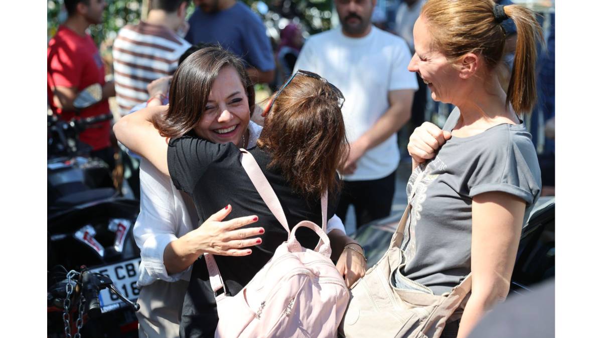 Karabağlar Belediyesi’nden LGS sınavına giren öğrencilere ve ailelerine destek