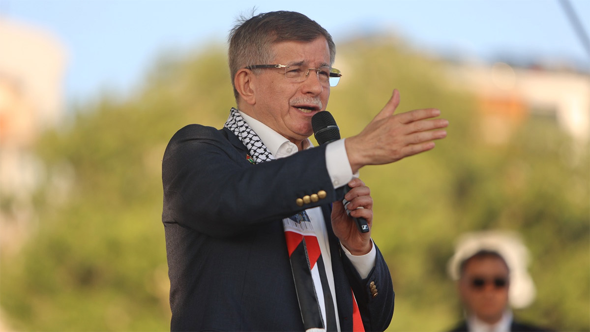 Özgür Gazze mitinginde konuşan Davutoğlu'ndan iktidara çağrı: Helikopterlerle Gazze’ye yardım indirelim