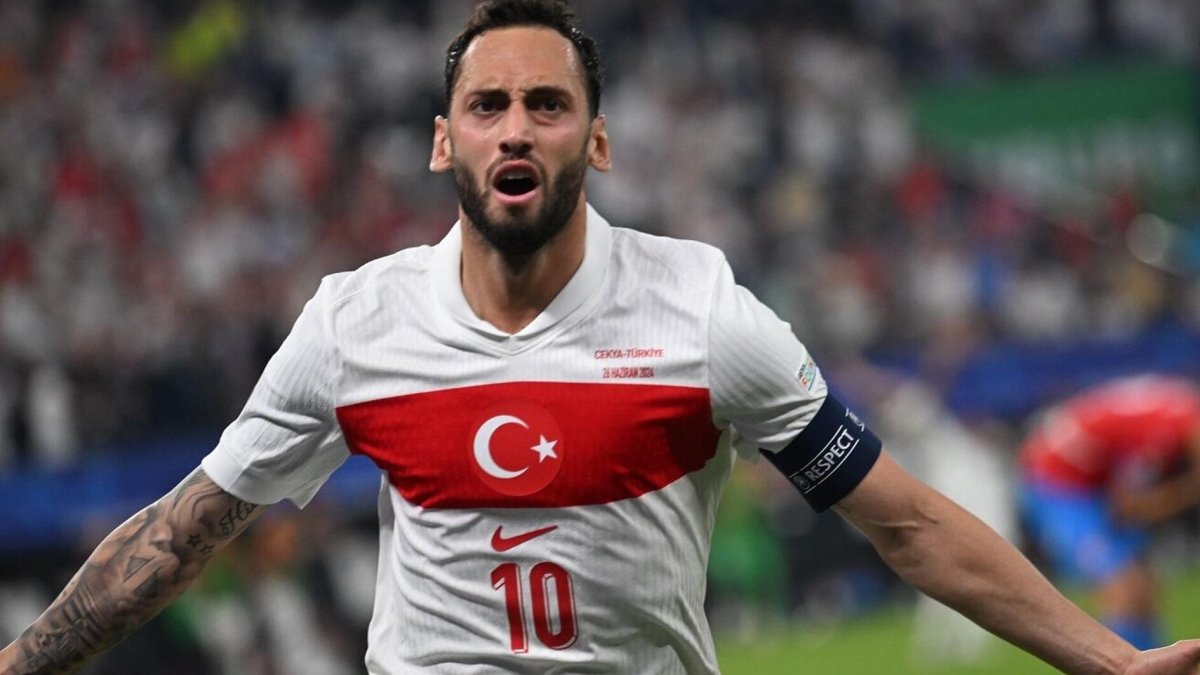 Hakan Çalhanoğlu'nun babasından flaş paylaşım: Transfer söylentileri alevlendi