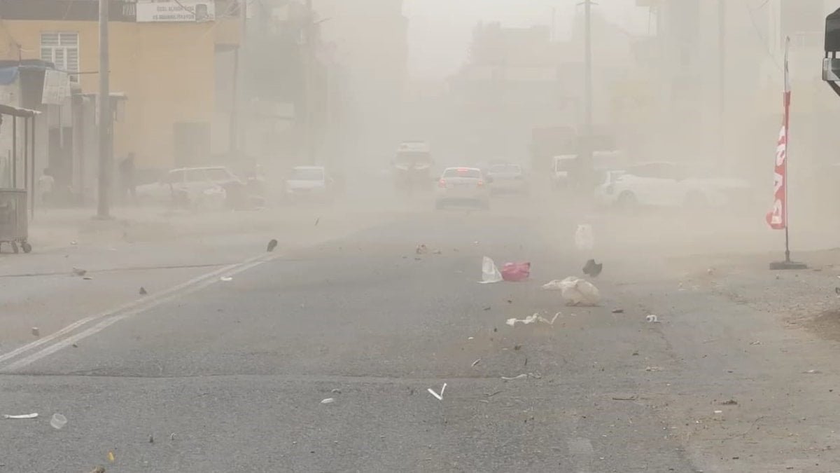 Meteoroloji uyardı! Yaz ortasında sert esecek: Çatılar, ağaçlar, direkler...