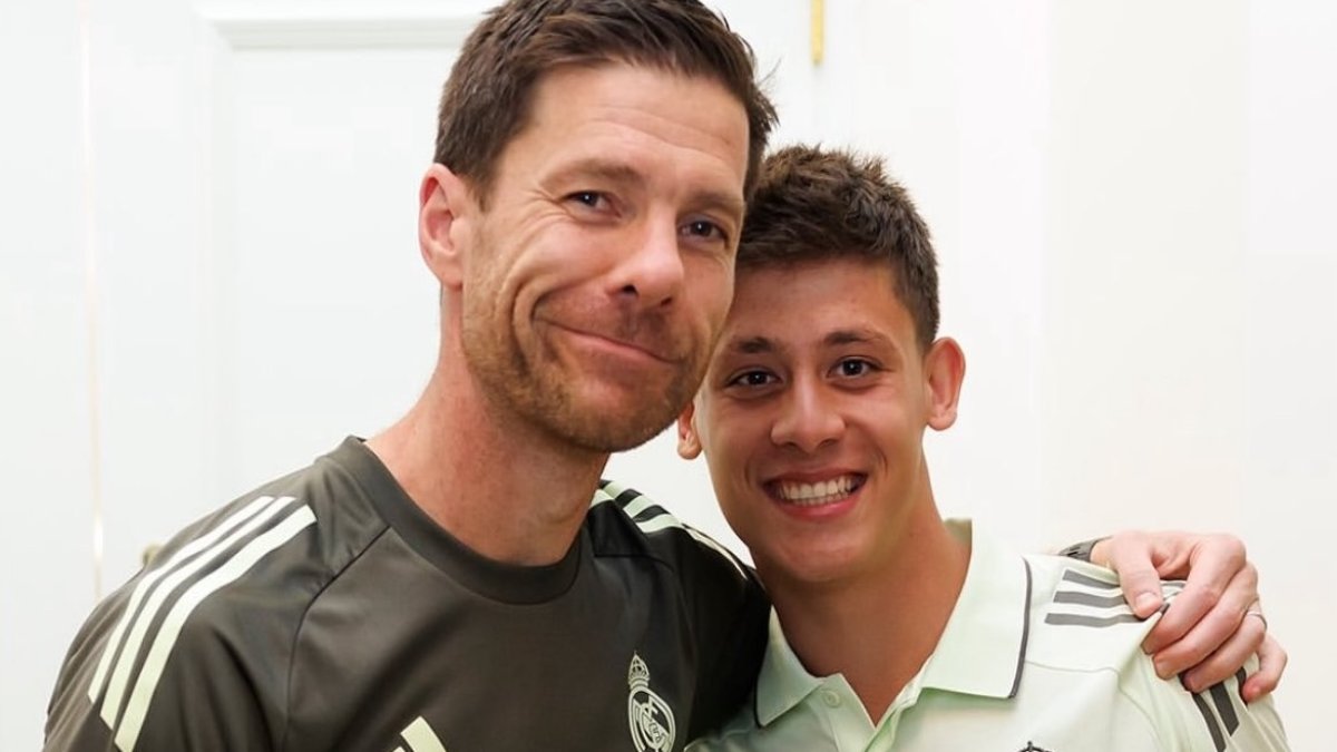 Arda Güler Real Madrid'in kampına katıldı: İlk tanışmada Xabi Alonso'yu şaşırttı