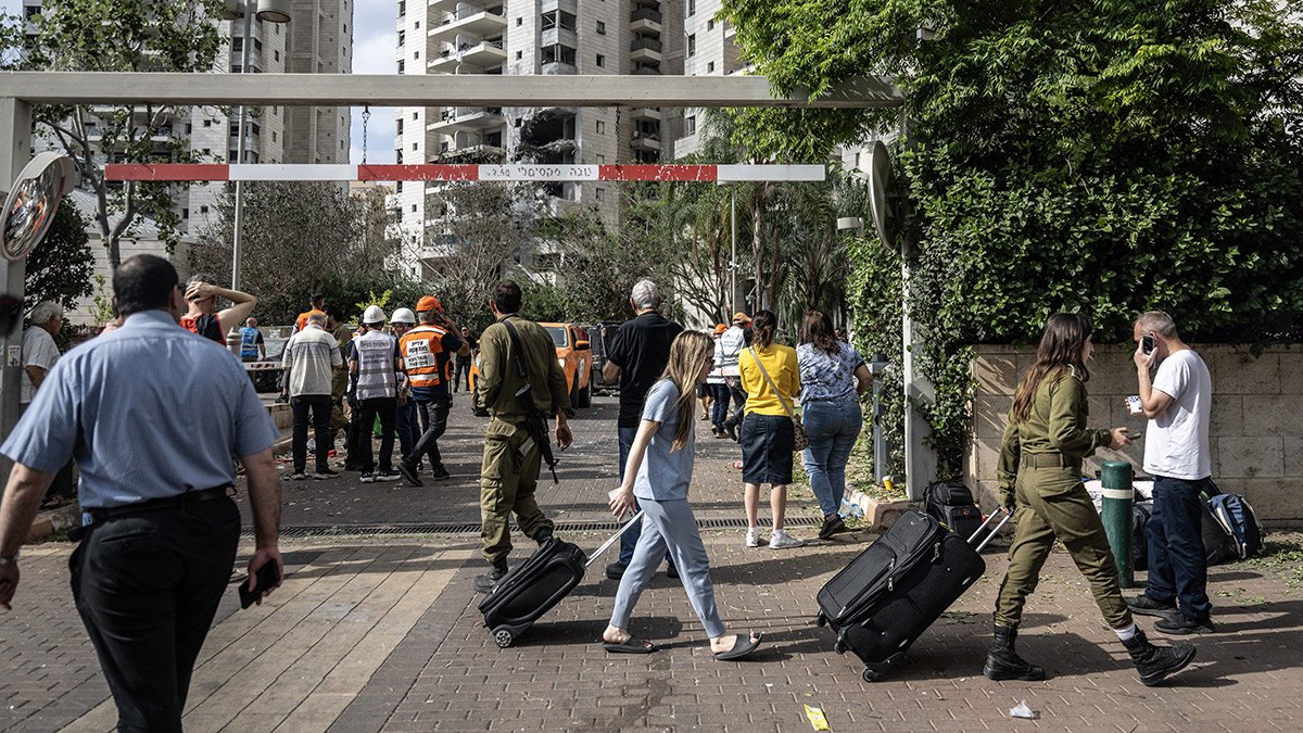 İran'dan İsrail halkına 'ülkeyi terk edin' çağrısı