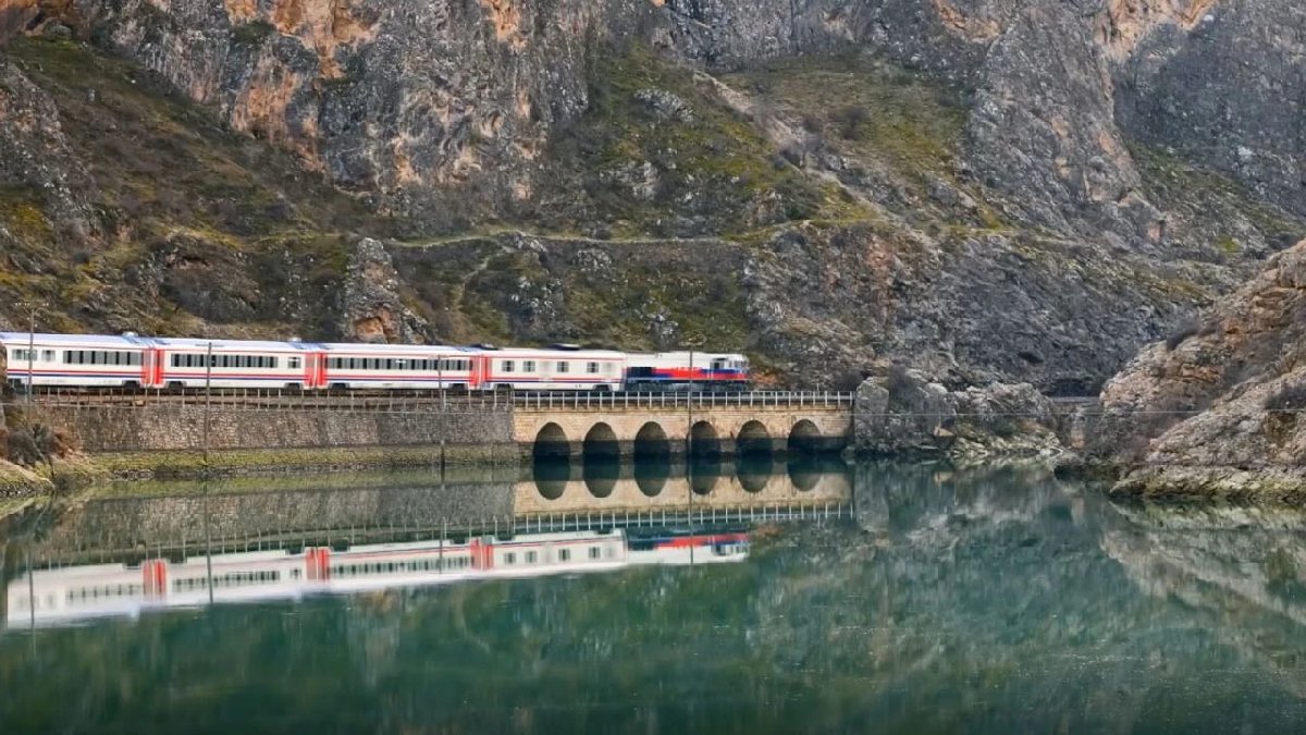 Tren yolculuğu severler bayılacak! Bu kez ne Doğu Ekspresi, ne Güney Kurtalan! Yeni ekspres Ankara’dan yola çıktı