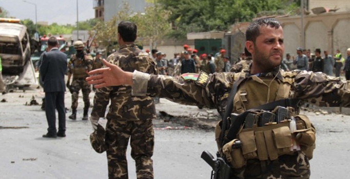 Afganistan’daki çatışmalarda 2 günde 90 asker öldü