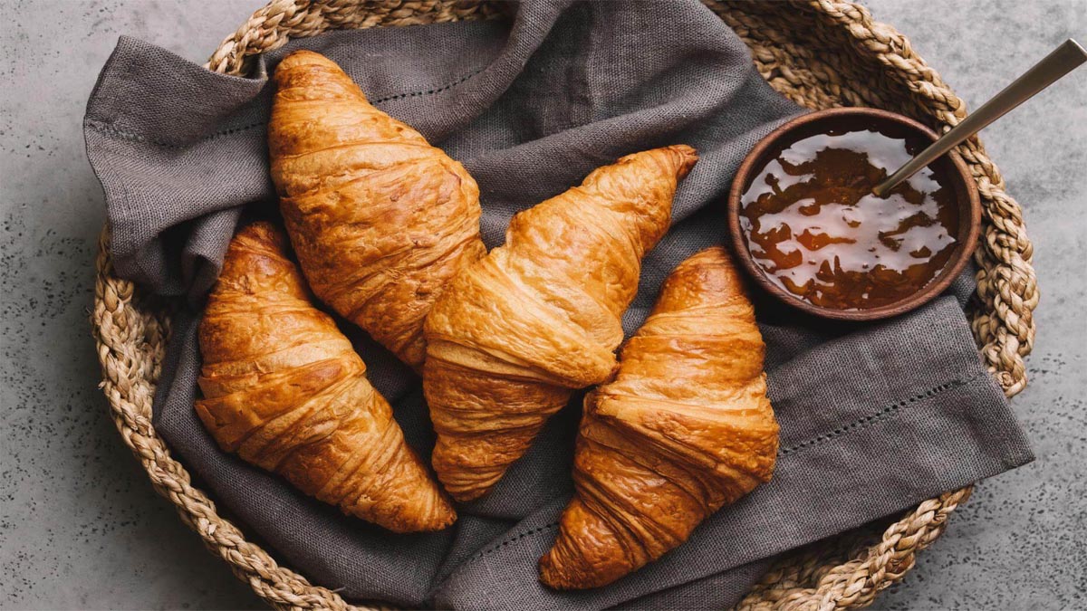 Lezzet dünyasında yeni gündem: Kat kat tereyağlı kruvasanların sırrı çözüldü