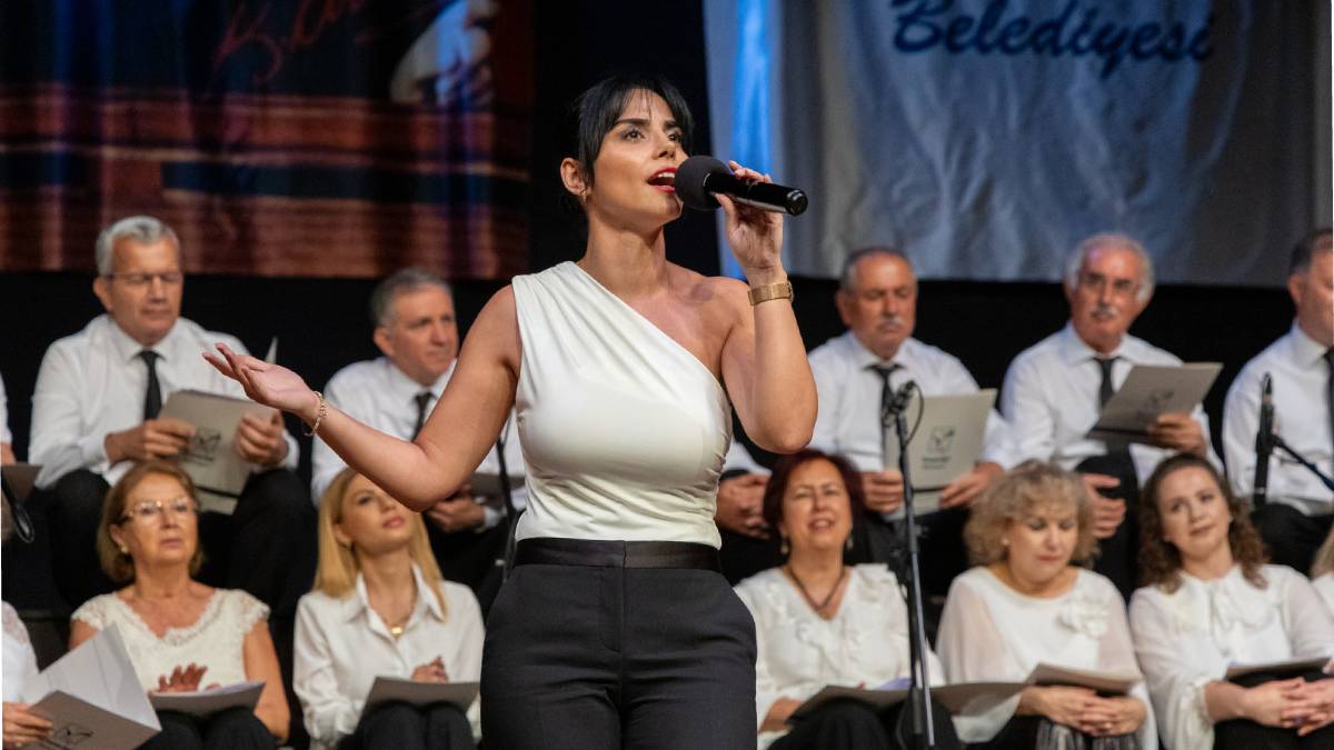 Manavgat Belediyesi TSM Korosu’ndan “Solistler Geçidi” konseri