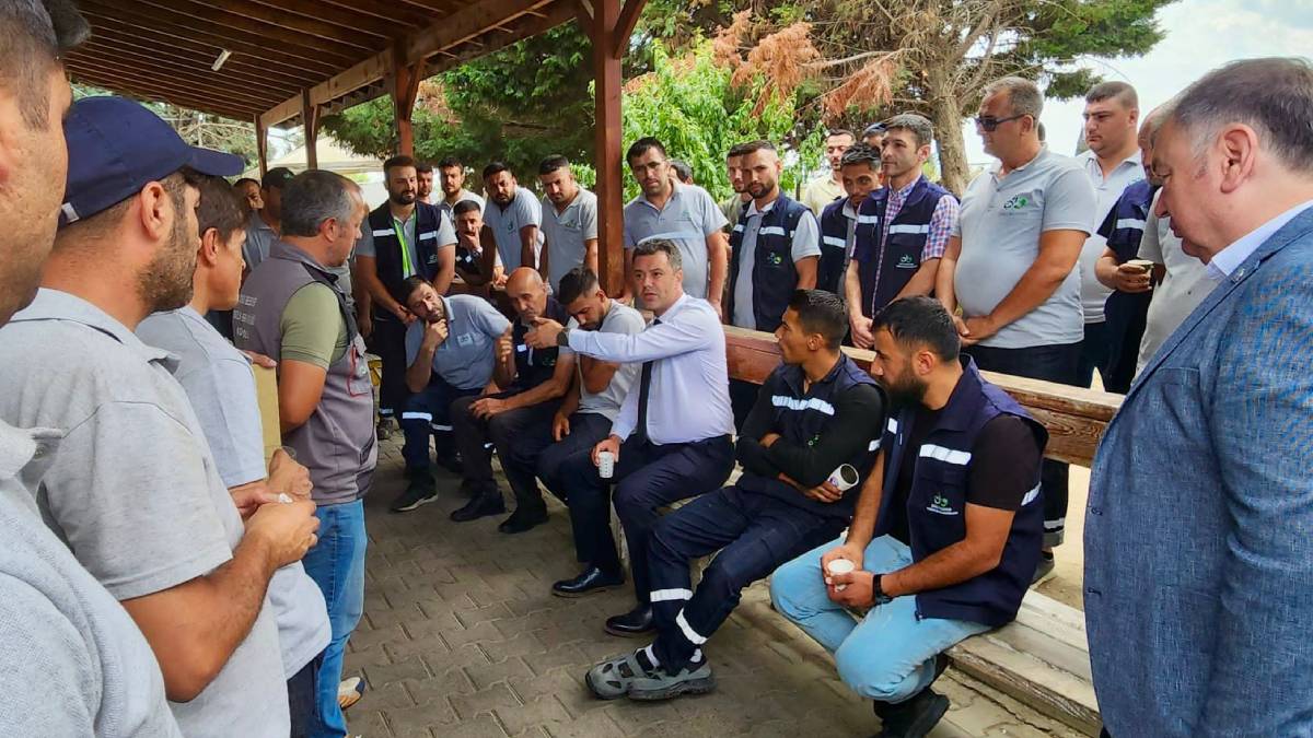 Başkan Sarıkurt, temizlik emekçileriyle bir araya geldi