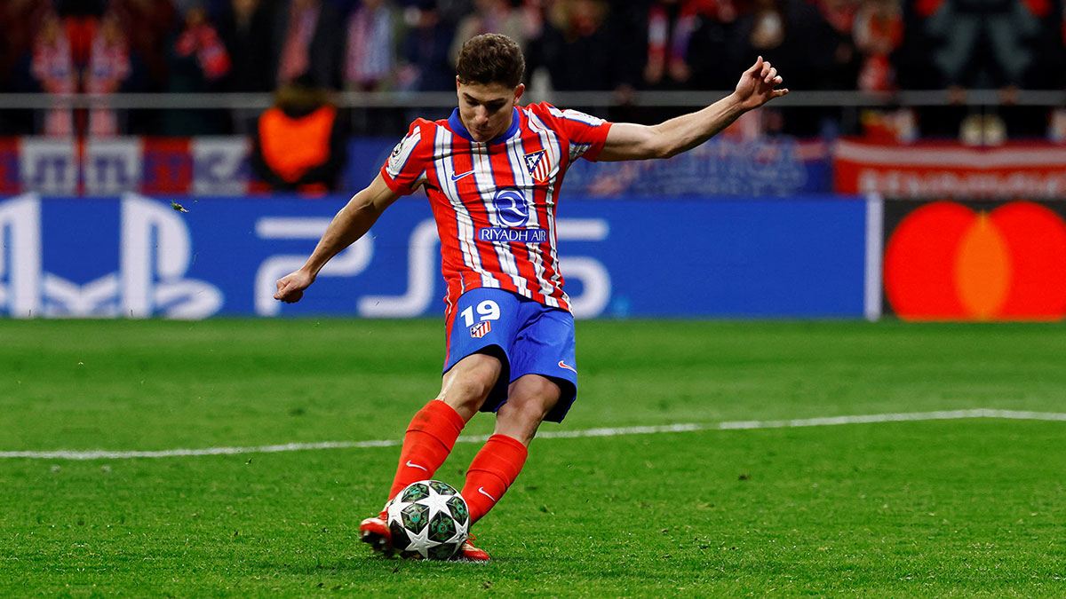 IFAB'dan önemli karar: Çift vuruş kuralı tarihe karışıyor! Julian Alvarez'in golü milat oldu