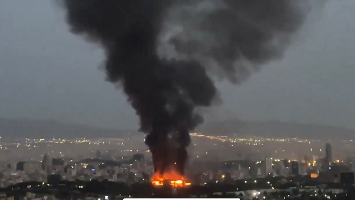 Tahran'da patlama sesleri! Başkent'te ilk kez savaş uçakları görüldü
