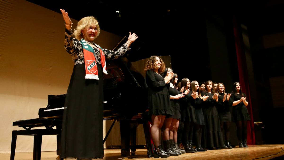 Ünlü piyanist Gülsin Onay 20 Haziran’da Karşıyaka’da