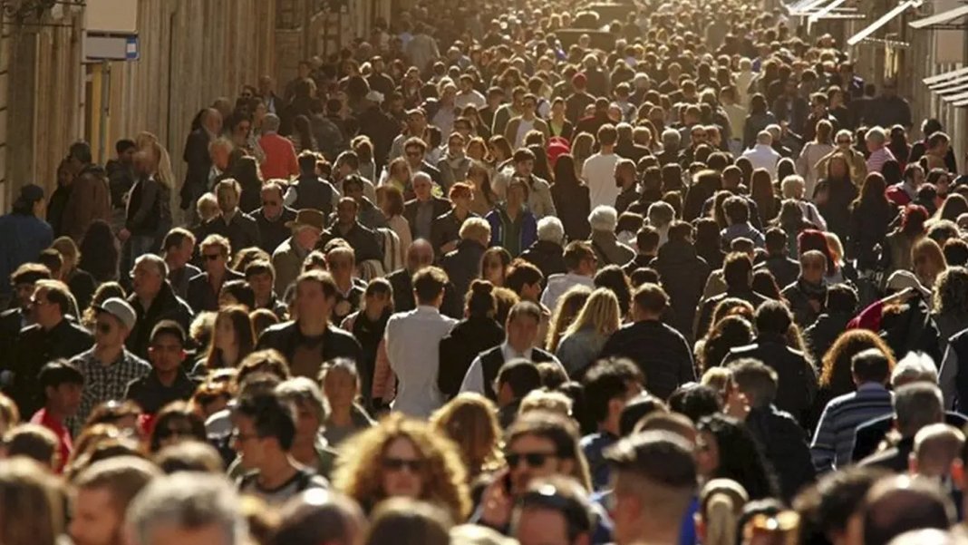 PİAR anketinde siyasi dengeler değişti: CHP zirvede, AK Parti geride