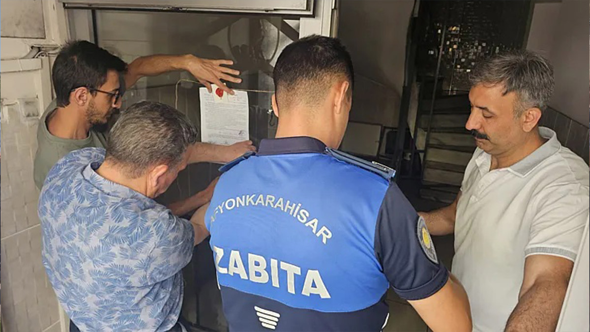 Afyon Belediyesi, Kocatepe gazetesinin binasını mühürledi... Sahibi 'siyasi intikam' dedi