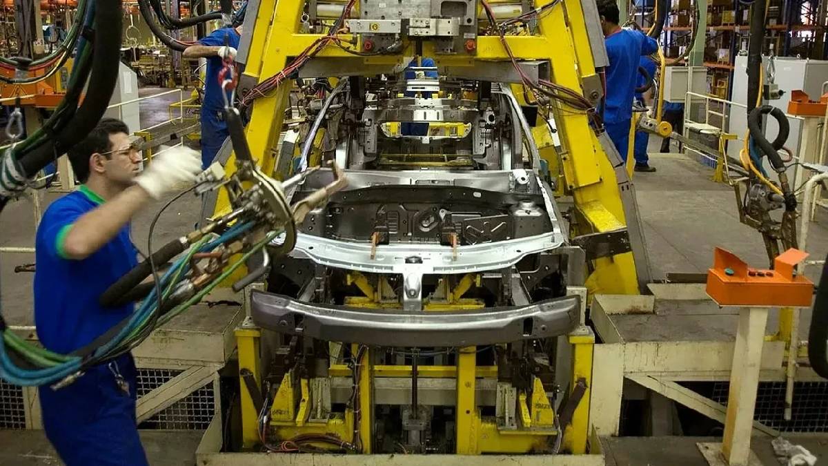 Büyük oyun başladı! Otomotiv devi batmamak için son viteste: Şirketin yeni hamlesi bakın ne oldu?