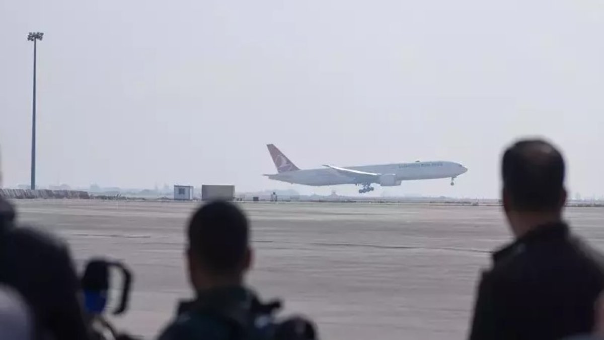 Şam Büyükelçiliği’nden uçuş iptalleri açıklaması: Belgelerini ibraz eden, kara yoluyla dönebilecek