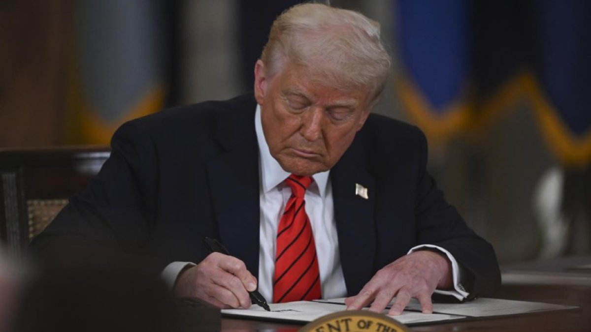 Trump’ın İran’a müdahaleye gizlice onay verdiği iddia edildi