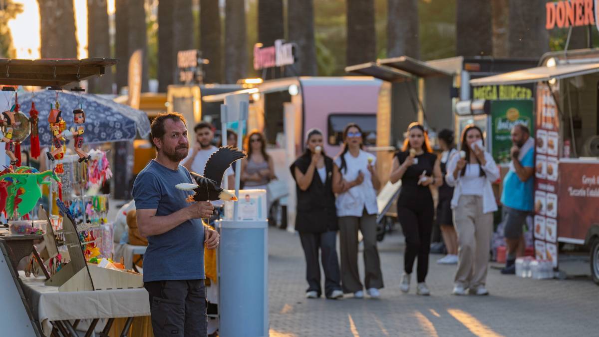 İzmirliler “Yaza Merhaba” dedi