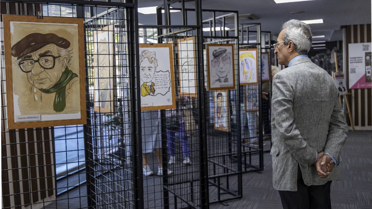 Karşıyaka’da Attila İlhan’ın 100. yaşına özel karikatür sergisi