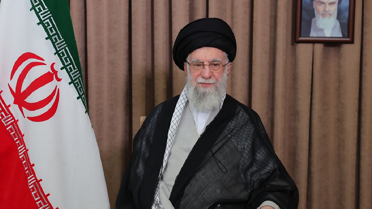 Hamaney’den İranlılara çağrı: Düşmana karşı tavrınızı kararlılıkla sürdürün