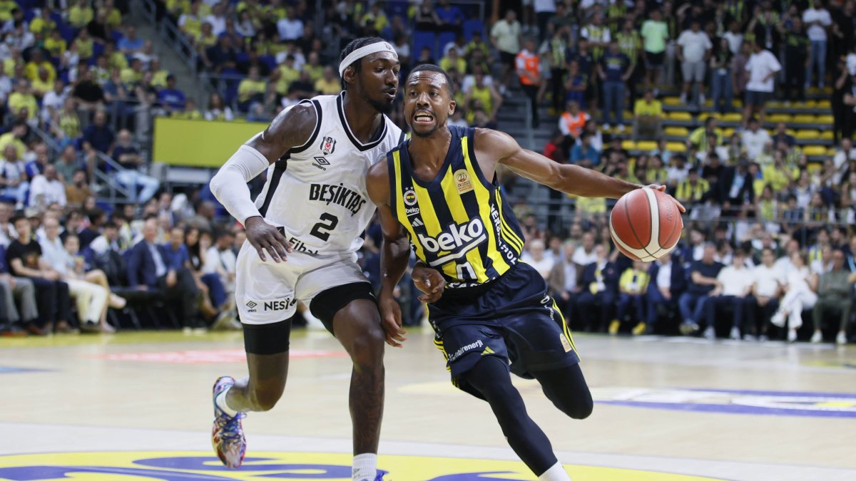 Fenerbahçe Beko final serisinde 2-0 öne geçti! Sarı-lacivertliler, Beşiktaş'ı 8 sayı farkla yendi