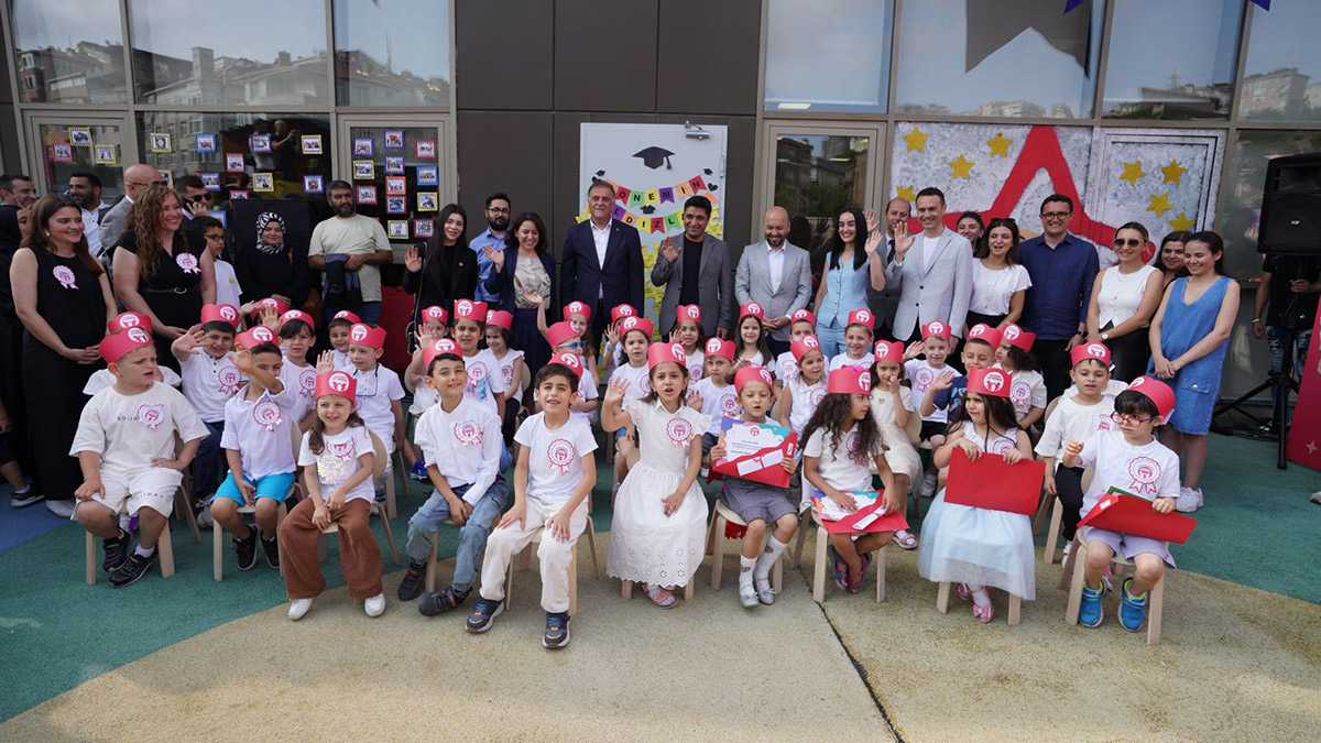 İBB kreşlerinde mezuniyet heyecanı: 4 bin 682 çocuk kep attı